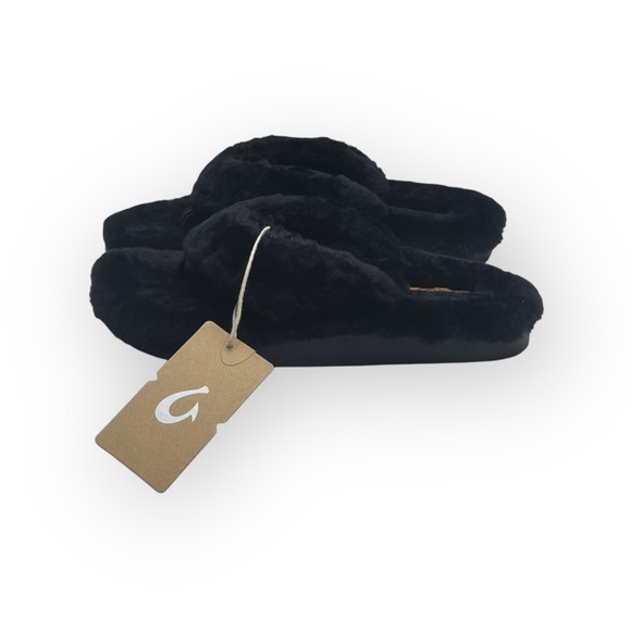 new Olukai ʊ Shearling Fur Outdoor Slipper Thong Sandals ʊ Black 9M ʊ in Box - Picture 11 of 17